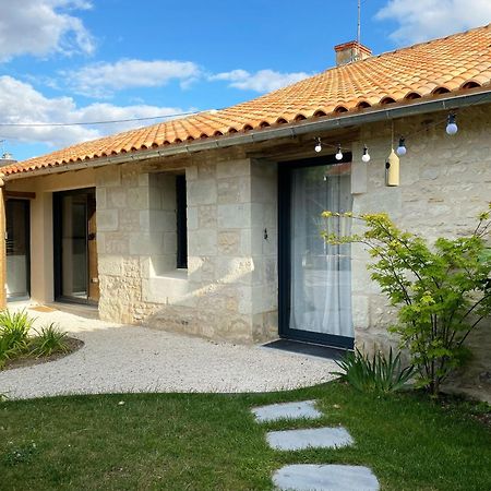 Le Lodge du Chêne, Gîte classé 3 étoiles Saint-Martin-la-Pallu Extérieur photo
