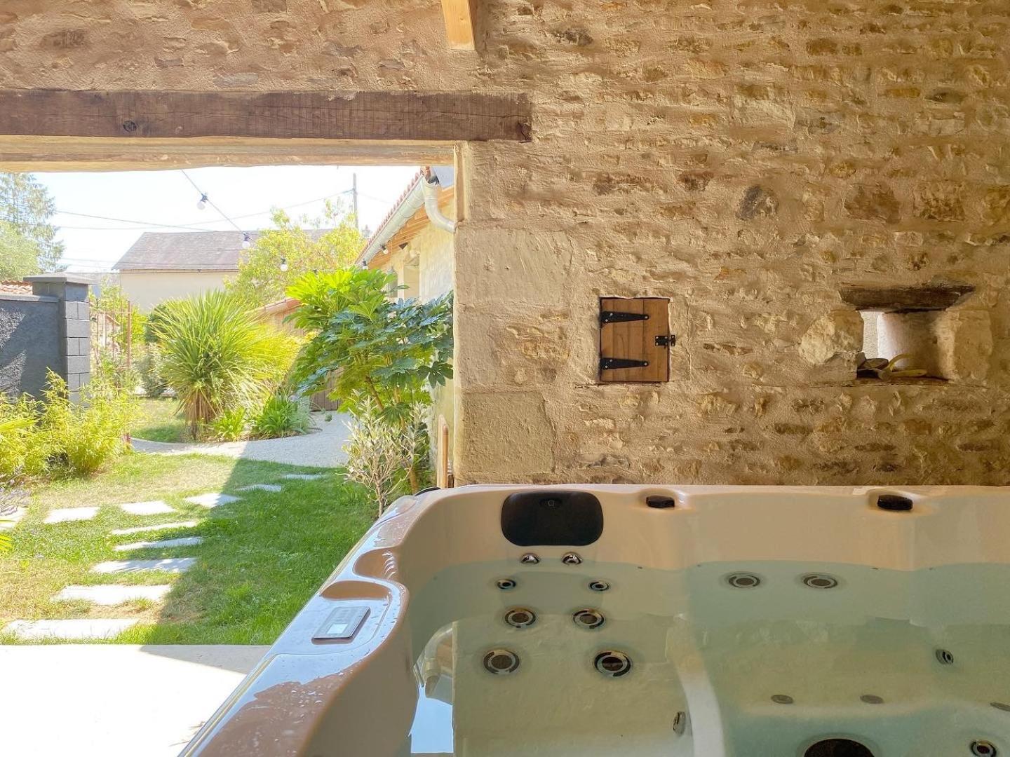Le Lodge du Chêne, Gîte classé 3 étoiles Saint-Martin-la-Pallu Extérieur photo