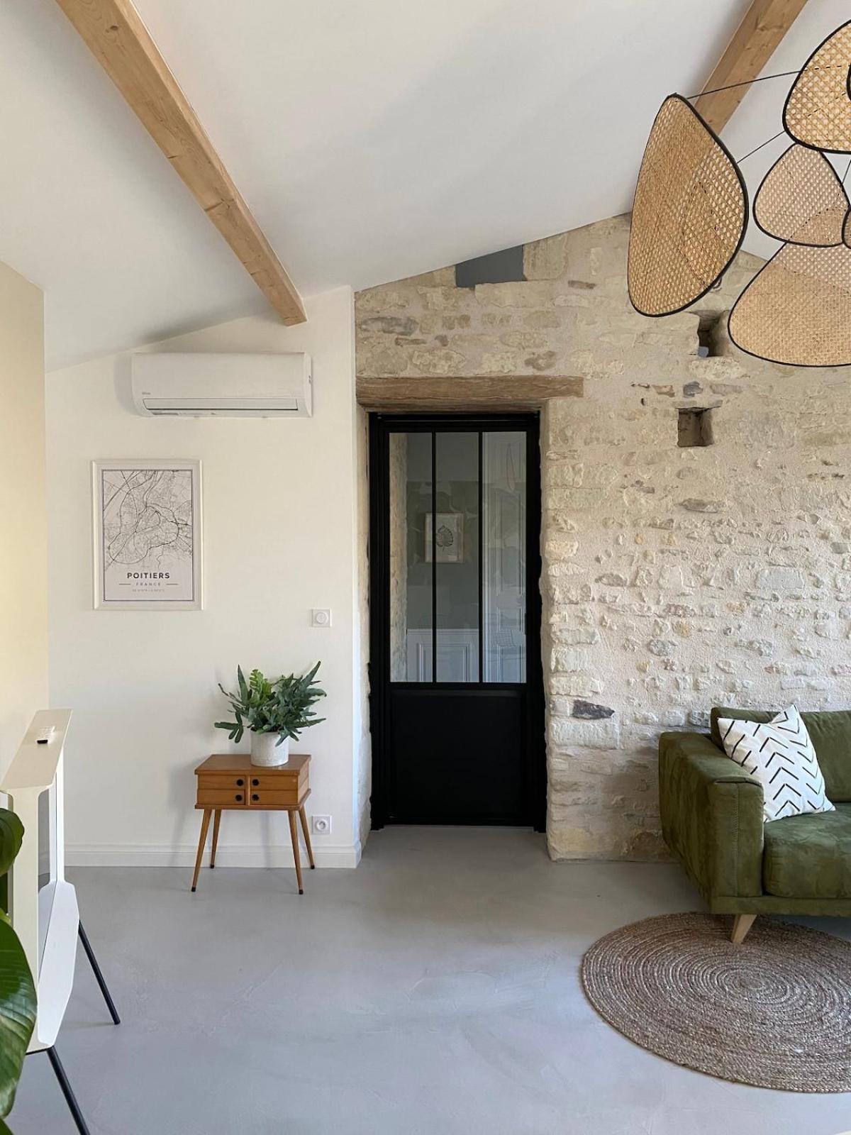 Le Lodge du Chêne, Gîte classé 3 étoiles Saint-Martin-la-Pallu Extérieur photo
